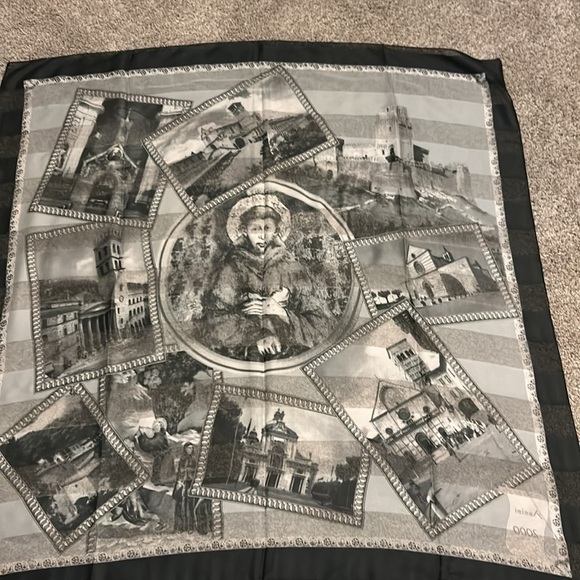 Assisi Italian landmarks of Italy on polyester scarf grey black and white nwot - Picture 13 of 15